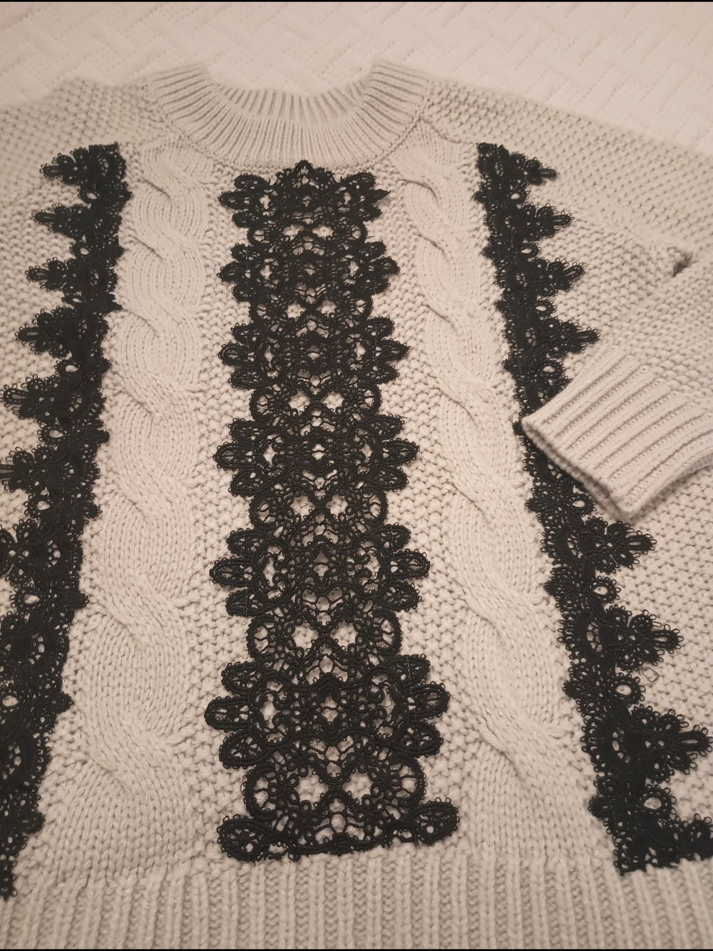 Simply Vera Vera Wang Crewneck Sweater with Black Lace Panels S - Picture 4 of 6